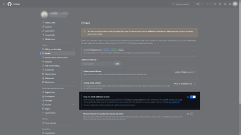 GitHubのEmails設定画面(メールアドレスを隠す設定)